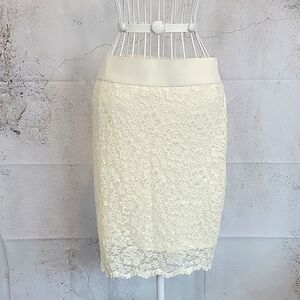 Maurices ivory colored lace pencil skirt Women's Size S